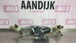 Used Wiper motor + mechanism Suzuki Splash 1.0 12V Price € 39,99 Margin scheme offered by Autodemontage Aandijk