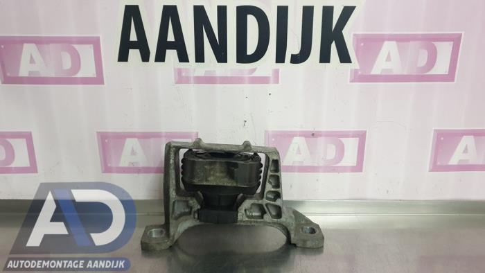 Used Engine mount Ford Focus 3 Wagon 1.6 TDCi 115 Price € 29,99 Margin scheme offered by Autodemontage Aandijk