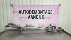 Used Wiper motor + mechanism Mercedes B (W245,242) 2.0 B-180 CDI 16V Price € 39,99 Margin scheme offered by Autodemontage Aandijk