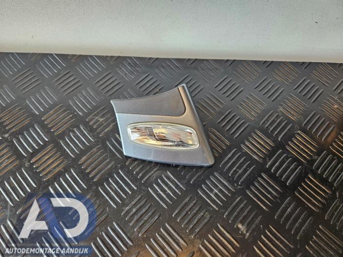 Używane Kierunkowskaz prawy Peugeot 207 CC (WB) 1.6 16V Cena € 24,99 Procedura marży oferowane przez Autodemontage Aandijk