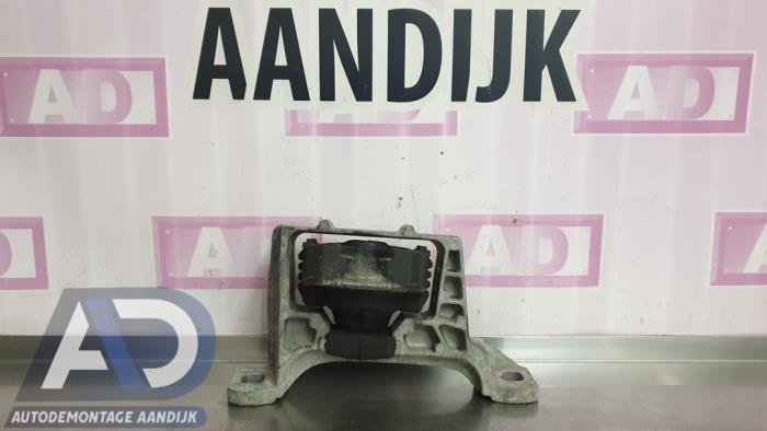 Used Engine mount Ford Focus 3 Wagon 1.6 TDCi 95 Price € 29,99 Margin scheme offered by Autodemontage Aandijk