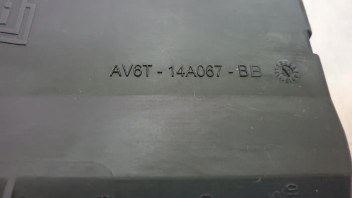 Skrzynka bezpieczników z Ford Focus 3 Wagon 1.6 TDCi 95 2012