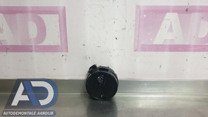 Begagnade Regnsensor Mercedes B (W245) 2.0 B-180 CDI 16V Pris € 24,99 Marginaltabell erbjuds av Autodemontage Aandijk