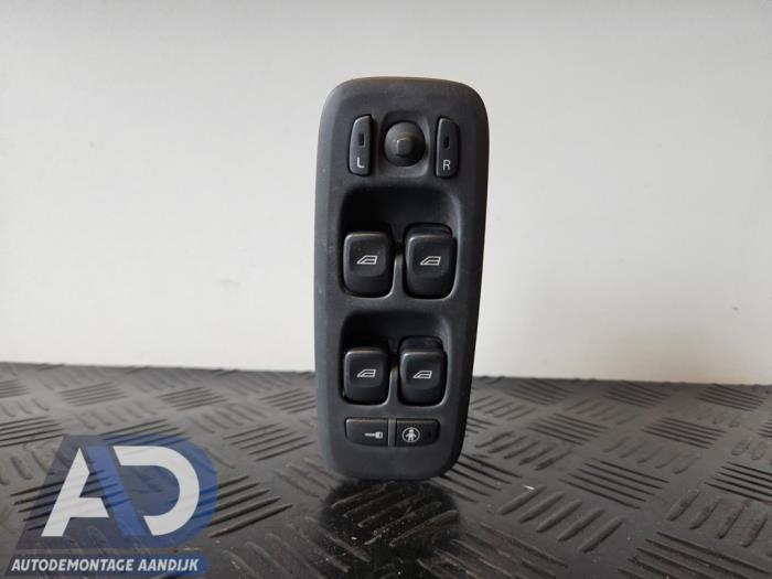 Usados Interruptor combinado de ventanillas Volvo V70 (SW) 2.4 T 20V AWD Precio € 34,99 Norma de margen ofrecido por Autodemontage Aandijk