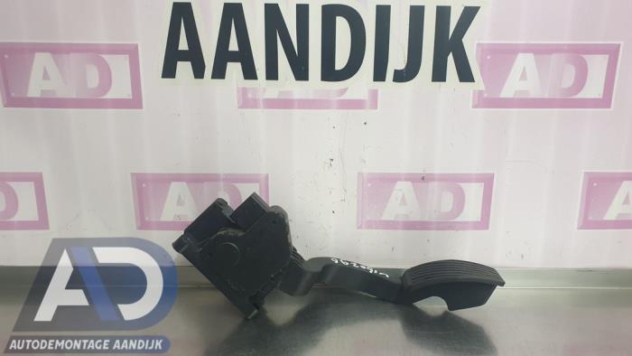 Gaspedalposition Sensor van een Opel Corsa D 1.7 CDTi 16V Ecotec 2008