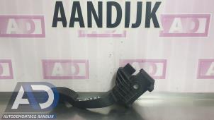 Gaspedalposition Sensor van een Opel Corsa D 1.7 CDTi 16V Ecotec 2008