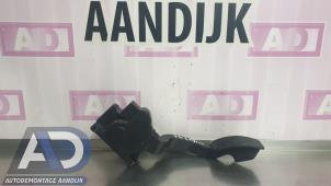 Gaspedalposition Sensor van een Opel Corsa D 1.7 CDTi 16V Ecotec 2008