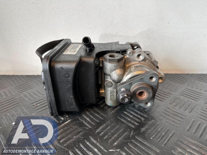Used Power steering pump BMW 5 serie (E60) 520d 16V Edition Fleet Price € 49,99 Margin scheme offered by Autodemontage Aandijk