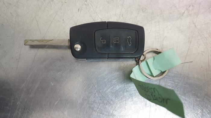 Ignition lock + key from a Ford Mondeo IV Wagon 2.0 TDCi 140 16V 2010