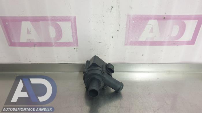 Begagnade Extra vattenpump Audi A8 (D4) 4.2 TDI V8 32V Quattro Pris € 99,99 Marginaltabell erbjuds av Autodemontage Aandijk