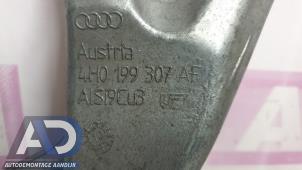 Support moteur d'un Audi A8 (D4) 4.2 TDI V8 32V Quattro 2011