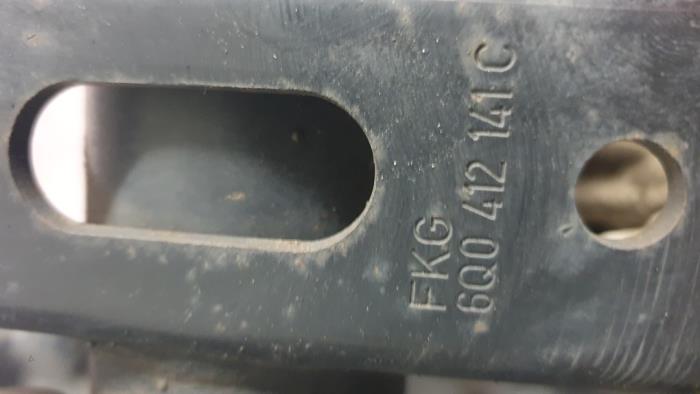 Front shock absorber rod, left from a Skoda Fabia II Combi 1.6 TDI 16V 90 2012