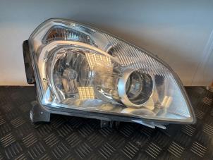 Used Headlight, right Nissan Qashqai (J10) 1.5 dCi Price € 199,99 Margin scheme offered by Autodemontage Aandijk