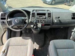 Used Dashboard Volkswagen Transporter T5 1.9 TDi Price € 174,99 Margin scheme offered by Autodemontage Aandijk