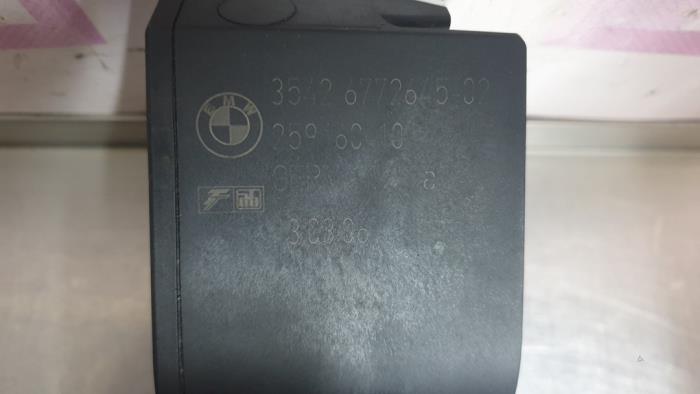 Throttle pedal position sensor from a BMW 3 serie (E90) 320i 16V 2006