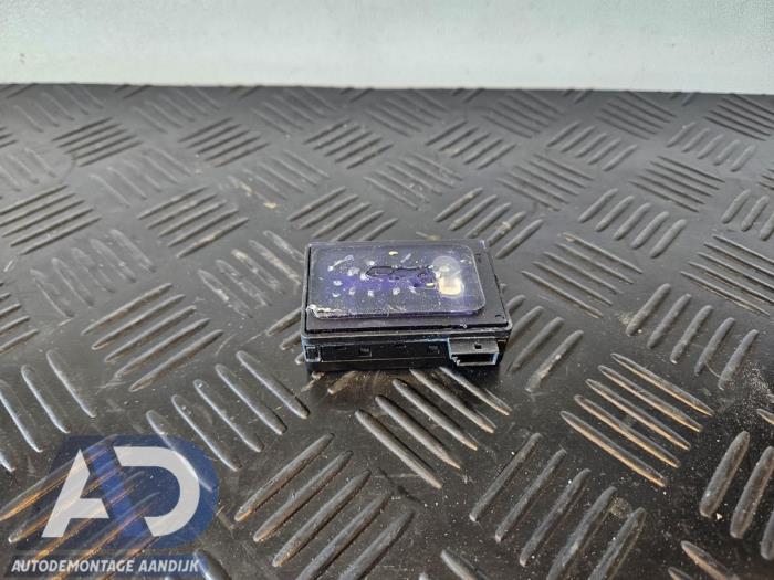 Begagnade Regnsensor BMW 3 serie (E90) 320i 16V Pris € 24,99 Marginaltabell erbjuds av Autodemontage Aandijk