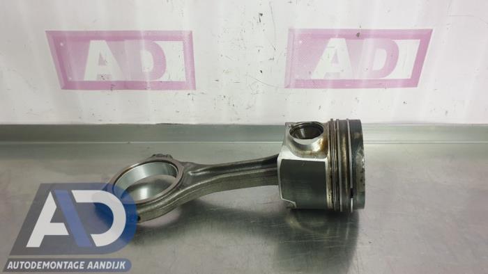 Piston d'un Audi A8 (D4) 4.2 TDI V8 32V Quattro 2011