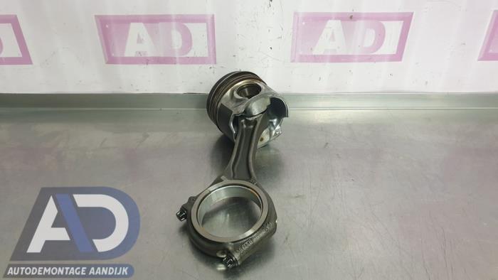 Piston d'un Audi A8 (D4) 4.2 TDI V8 32V Quattro 2011