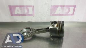 Piston d'un Audi A8 (D4) 4.2 TDI V8 32V Quattro 2011