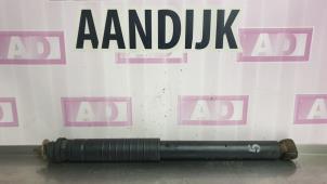 Używane Amortyzator lewy tyl Mercedes B (W245,242) 2.0 B-200 16V Cena € 19,99 Procedura marży oferowane przez Autodemontage Aandijk