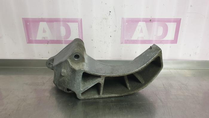 Gearbox mount from a Mercedes-Benz B (W245,242) 2.0 B-200 16V 2006