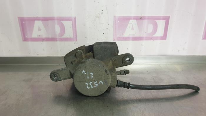 Front brake calliper, left from a Mercedes-Benz B (W245,242) 2.0 B-200 16V 2006