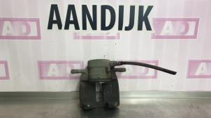 Used Front brake calliper, left Mercedes B (W245,242) 2.0 B-200 16V Price € 24,99 Margin scheme offered by Autodemontage Aandijk
