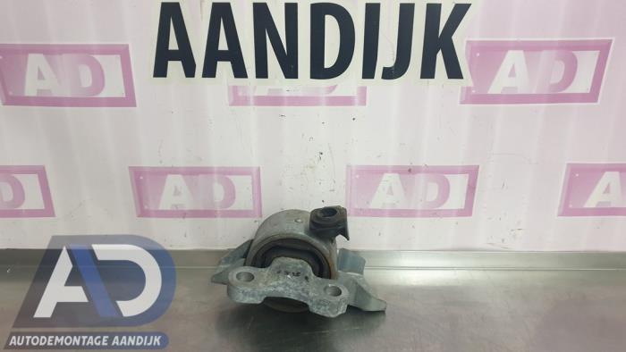 Used Engine mount Opel Corsa E 1.2 16V Price € 14,99 Margin scheme offered by Autodemontage Aandijk