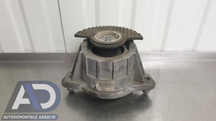 Used Engine mount Mercedes E (C207) E-350 CGI V6 24V Price € 34,99 Margin scheme offered by Autodemontage Aandijk
