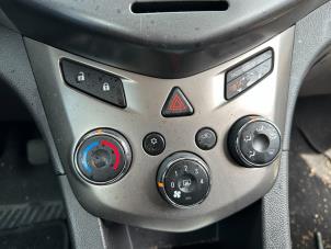 Używane Panel sterowania nagrzewnicy Chevrolet Aveo (300) 1.2 16V Cena € 39,99 Procedura marży oferowane przez Autodemontage Aandijk