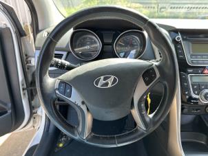 Used Steering wheel Hyundai i30 (GDHB5) 1.6 CRDi Blue Drive 16V VGT Price € 74,99 Margin scheme offered by Autodemontage Aandijk