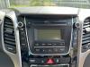 Radioodtwarzacz CD z Hyundai i30 (GDHB5), 2011 1.6 CRDi Blue Drive 16V VGT, Hatchback, Diesel, 1.582cc, 81kW (110pk), FWD, D4FB, 2011-12 / 2016-12, GDHB5D5; GDHB5D6; GDHB5DD; GDHB5DE 2013