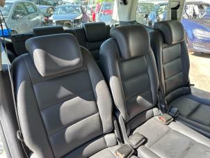 Gebrauchte Sitz hinten Volkswagen Touran (1T3) 2.0 TDI 16V Preis € 99,99 Margenregelung angeboten von Autodemontage Aandijk