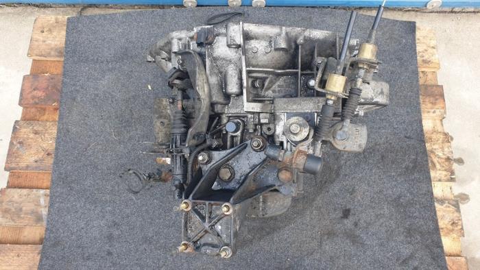 Gearbox from a Peugeot Boxer (244) 2.2 HDi 2006