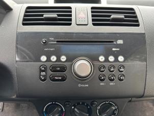 Używane Radioodtwarzacz CD Suzuki Swift (ZA/ZC/ZD1/2/3/9) 1.3 VVT 16V Cena € 39,99 Procedura marży oferowane przez Autodemontage Aandijk