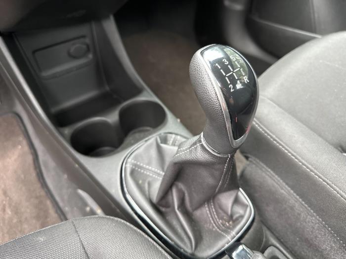 Gear stick from a Opel Karl 1.0 12V 2016