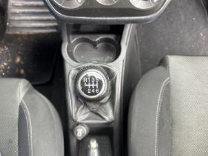 Używane Dzwignia zmiany biegów Fiat Grande Punto (199) 1.3 JTD Multijet 16V VGT Cena € 34,99 Procedura marży oferowane przez Autodemontage Aandijk