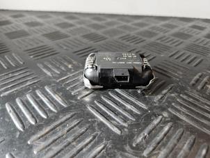 Usados Sensor de lluvia Ford Focus C-Max 1.6 TDCi 16V Precio € 19,99 Norma de margen ofrecido por Autodemontage Aandijk