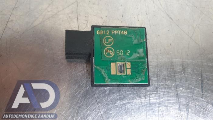 Begagnade Regnsensor BMW 3 serie (E90) 320d 16V Pris € 14,99 Marginaltabell erbjuds av Autodemontage Aandijk