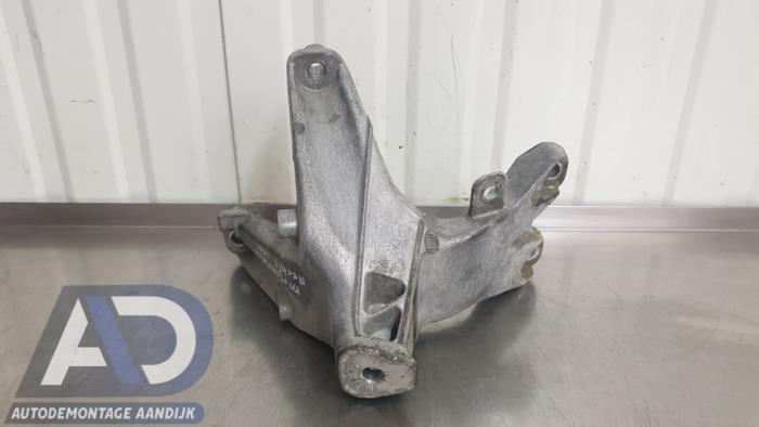 Used Engine mount Audi A4 Avant (B8) 2.0 TDI 16V Price € 24,99 Margin scheme offered by Autodemontage Aandijk