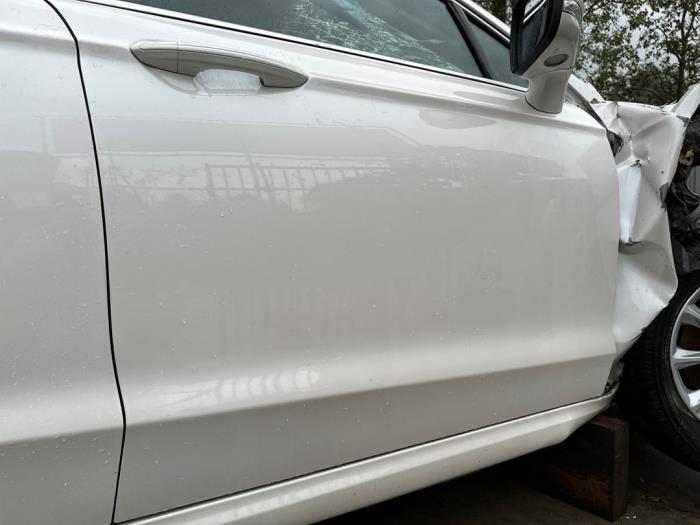Porte avant droite d'un Ford Mondeo V Wagon 2.0 TDCi 150 16V 2019
