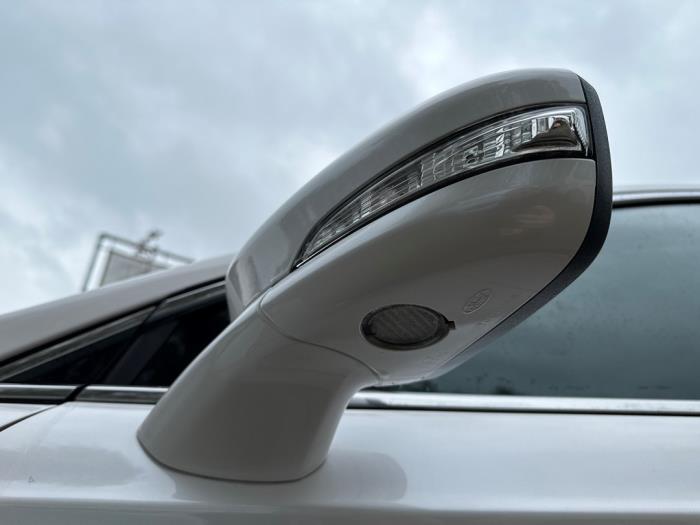 Rétroviseur gauche d'un Ford Mondeo V Wagon 2.0 TDCi 150 16V 2019