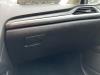 Boîte à gants d'un Ford Mondeo V Wagon, 2014 2.0 TDCi 150 16V, Combi, Diesel, 1.998cc, 110kW (150pk), FWD, T7CP, 2018-07 2019