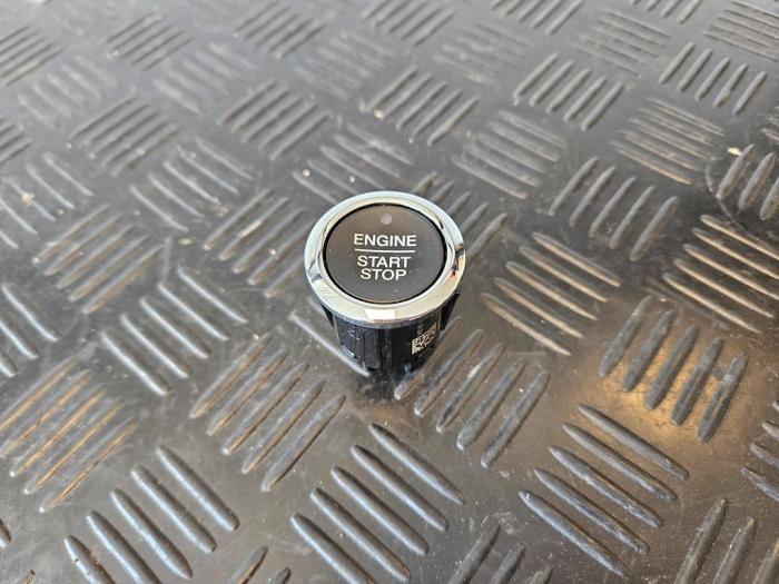 Start/Stopp Schalter van een Ford Mondeo V Wagon 2.0 TDCi 150 16V 2019