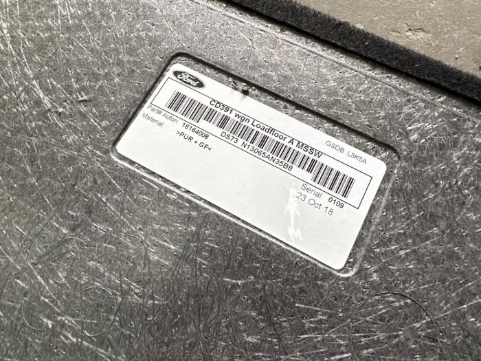 Plyta podlogowa bagaznika z Ford Mondeo V Wagon 2.0 TDCi 150 16V 2019