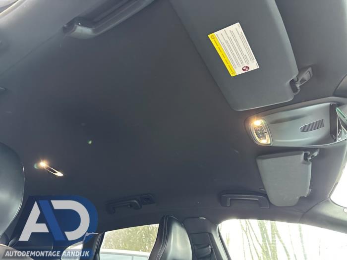 Używane Podsufitka Volvo V40 (MV) 1.6 D2 Cena € 200,00 Procedura marży oferowane przez Autodemontage Aandijk