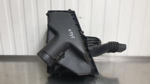 Używane Obudowa filtra powietrza Ford S-Max (GBW) 2.0 Ecoboost 16V Cena € 39,99 Procedura marży oferowane przez Autodemontage Aandijk