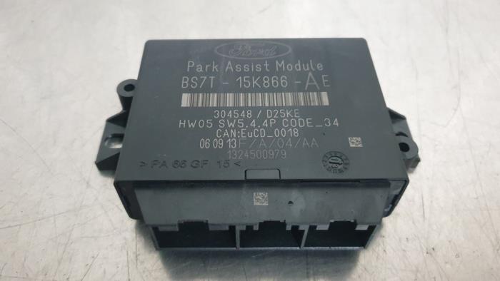 PDC Modul van een Ford S-Max (GBW) 2.0 Ecoboost 16V 2014