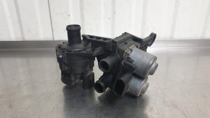 Usagé Pompe à eau supplémentaire Audi A6 (C6) 2.0 TDI 16V Prix € 39,99 Règlement à la marge proposé par Autodemontage Aandijk