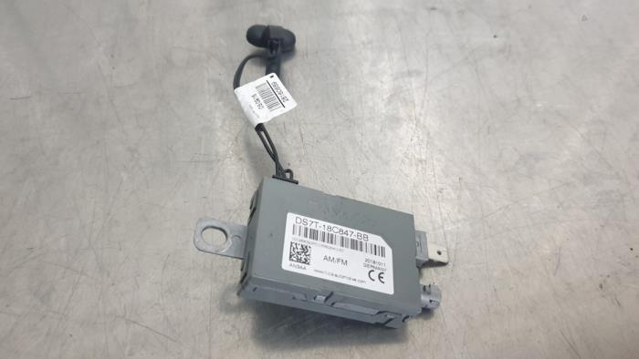 Antenna Amplifier from a Ford Mondeo V Wagon 2.0 TDCi 150 16V 2019